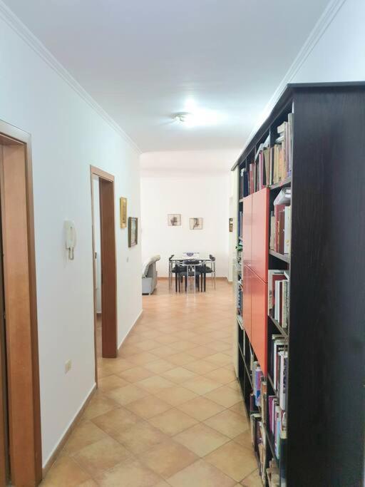 Apartment Lovely 2-bedroom In Center *